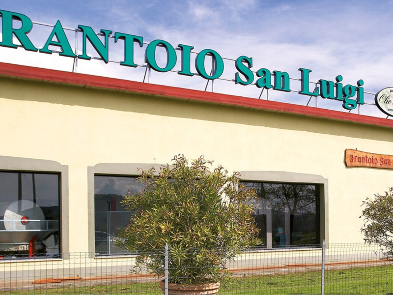 Die Olivenölmühle von Frantoio San Luigi zur Herstellung von Olivenöl Extravergine in der Toskana.